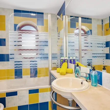 Villa Marina Azul By *